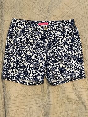 Lilly Pulitzer Jayne Shorts “Krillin It” Lobster Print Shorts